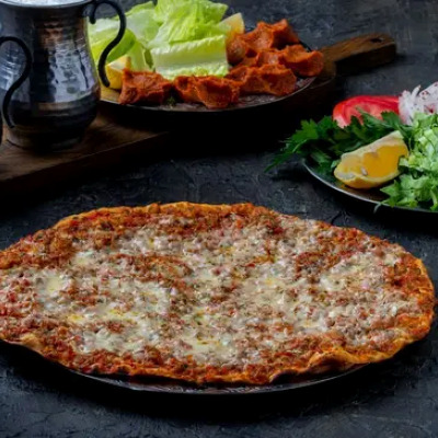 Kaşarlı Lahmacun