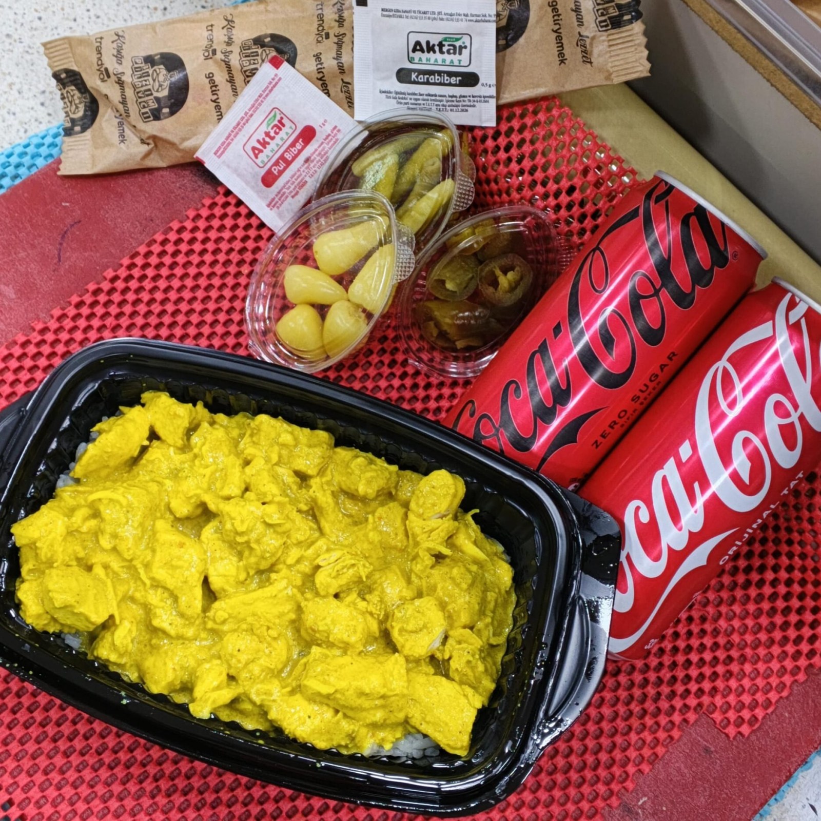 Pilav Üstü Körili Tavuk + 330 Ml. Coca Cola