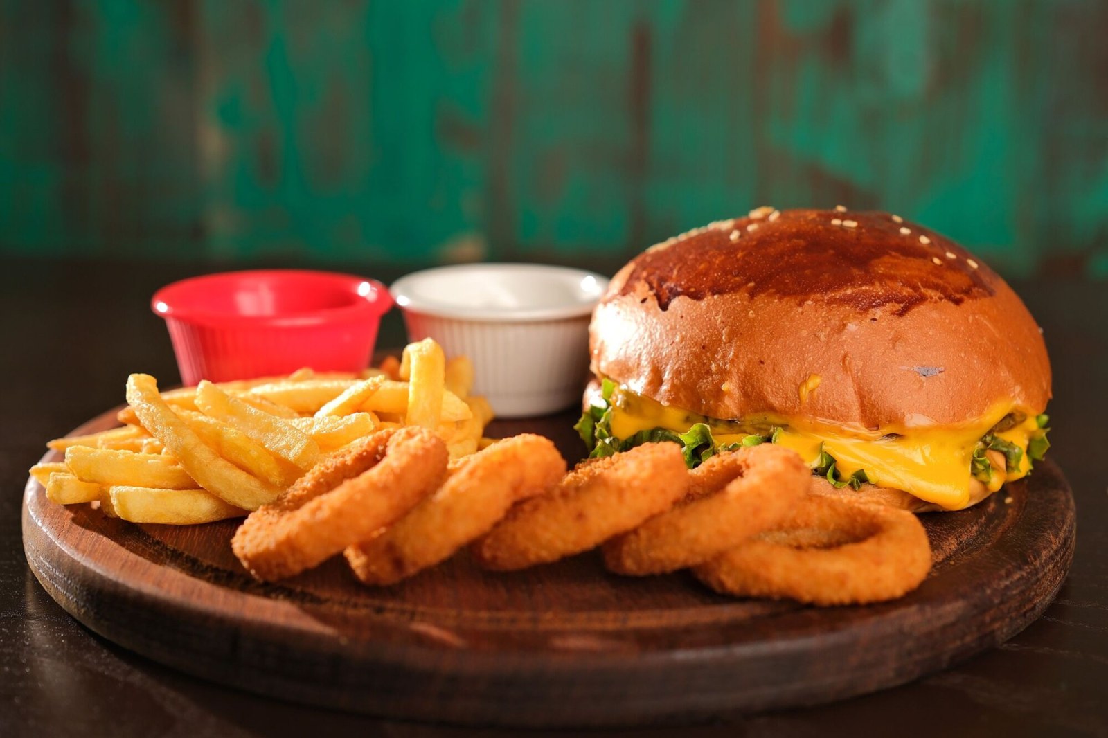Ömür Cheese Burger Menü