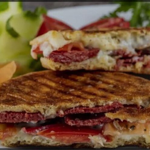 2 Yarım Ekmek Arası Kaşarlı Tost