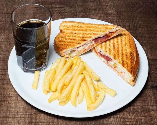 Süper Ayvalık Tostu Menü
