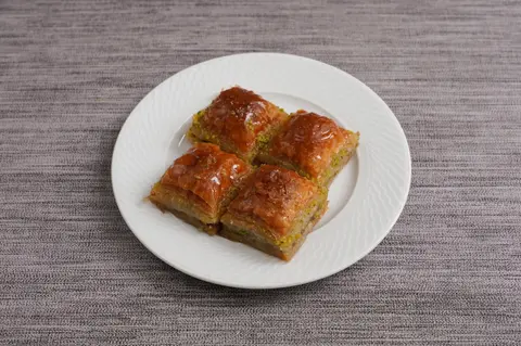 Fıstıklı Baklava (1 kg.)