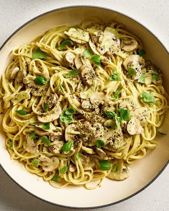 Pestolu Tavuklu Mantarlı Spagetti
