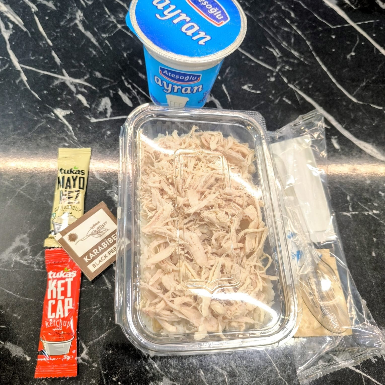 DEV KAMPANYA!!Mega Boy Tavuklu Pilav + Ayran Bedava