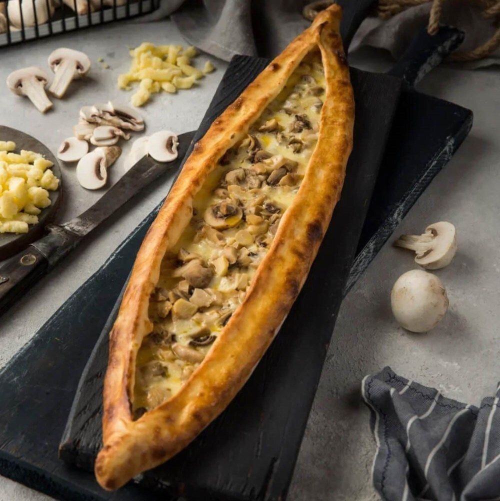 Mantarlı Kaşarlı Pide