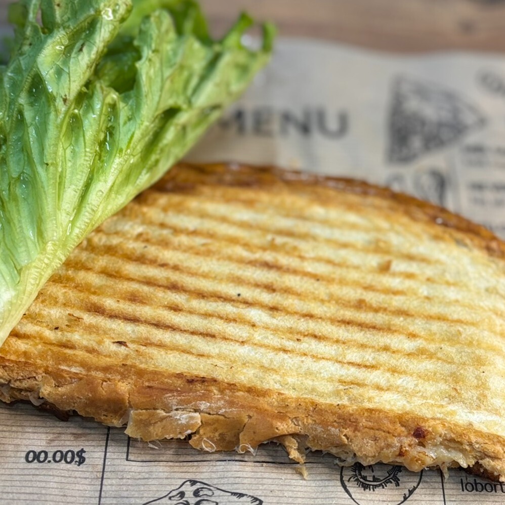 Domatesli Beyaz Peynirli Tost