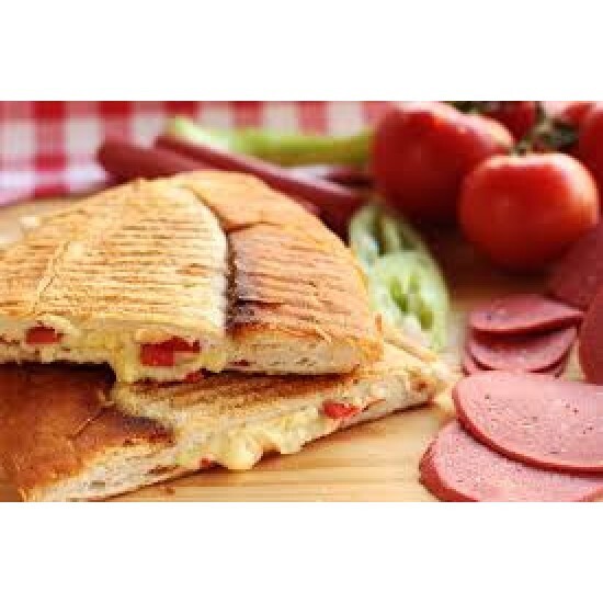 Kaşarlı Sucuklu Yarım Ekmek Tost