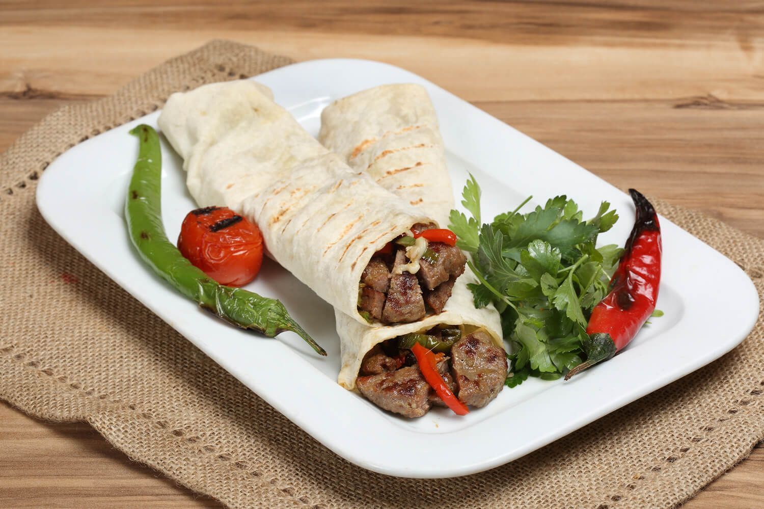 Sarımsaklı Köfte Dürüm + { Ayran }