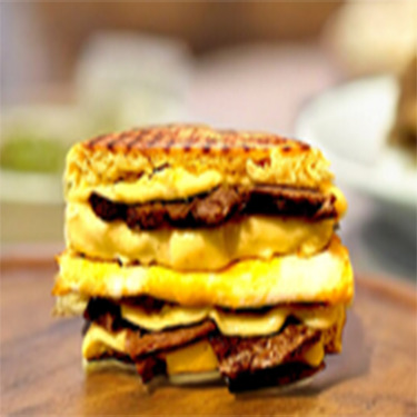Yumurtalı Kavurmalı Bazlama