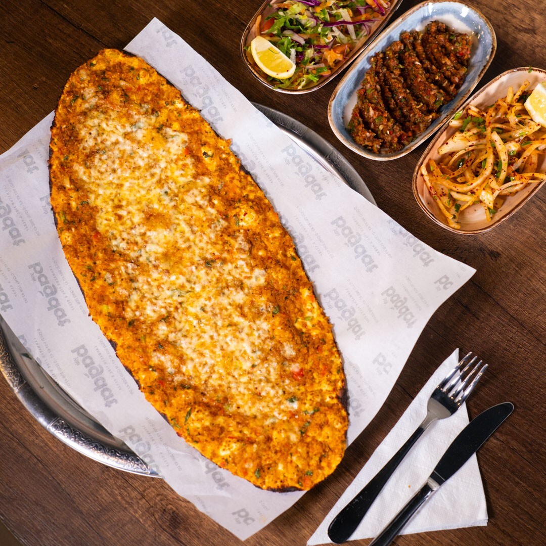 Kaşarlı Lahmacun