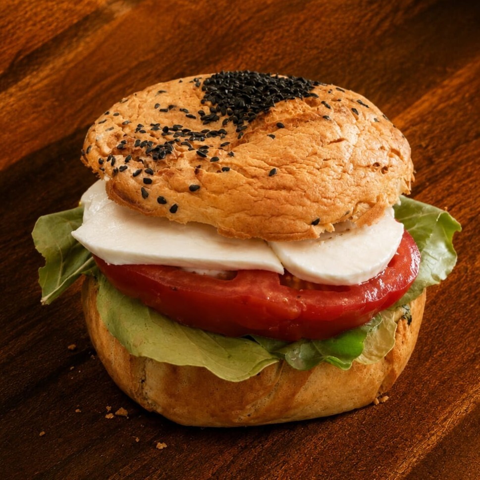 Nohut Bagel Avokado & Mozarella