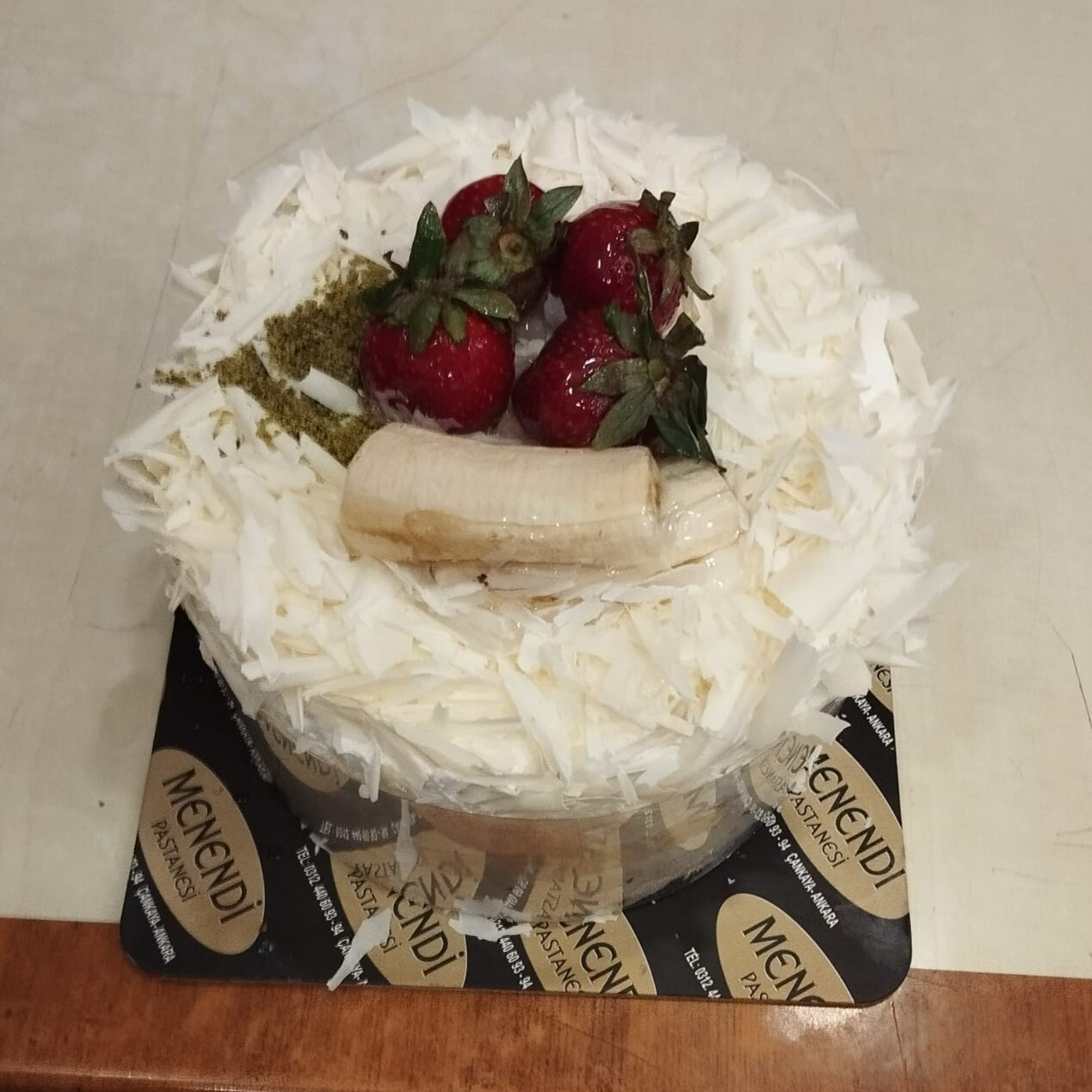 Beyaz Kremalı Meyveli Yaş Pasta (4-6 kişilik)
