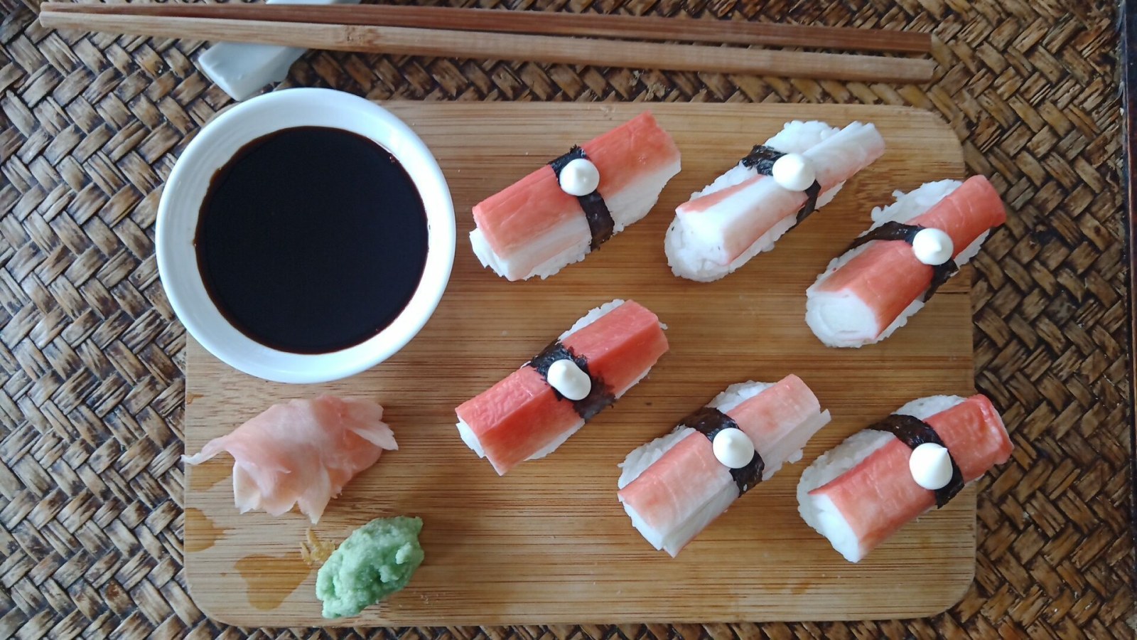 Yengeç Nigiri (12 Pcs.)