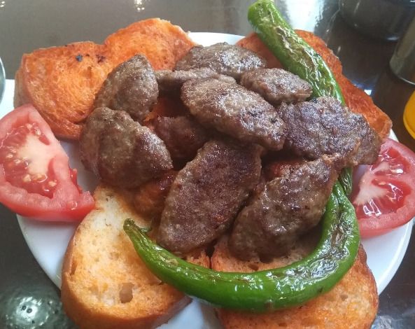 Islama Köfte ..SALATA ile ..tatlı hediyeli