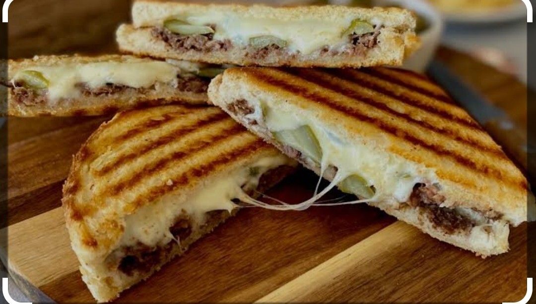 BAZLAMA SUCUK TOST
