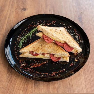 Tost Ekmeğine Karışık Tost
