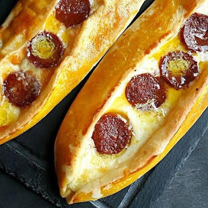 Sucuklu Yumurtalı Pide