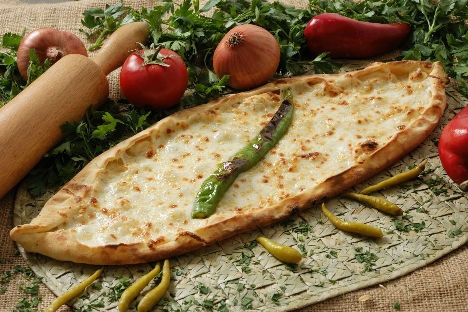 Kaşarli Pide