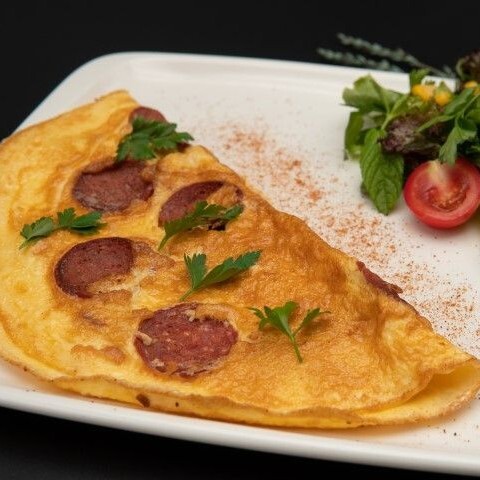 Sucuklu Kaşarlı Omlet