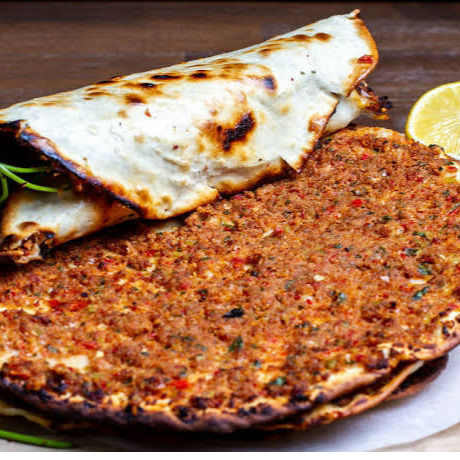 Lahmacun (2 adettir bir porsiyonu)