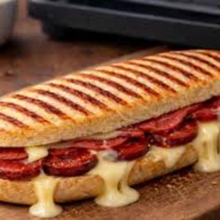 Acı Ezmeli Sucuklu Dana Füme Etli Efsane Tost Menü