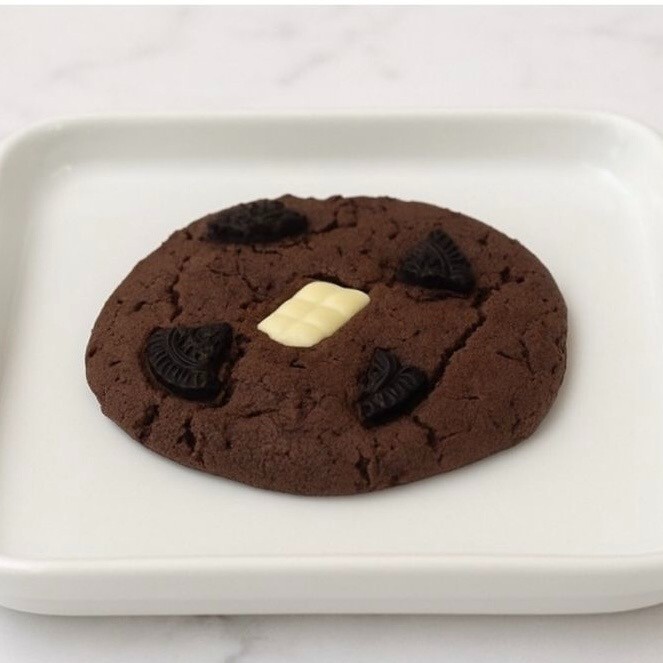 Oreolu Beyaz Çikolatalı Cookie