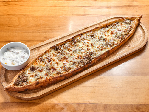 Kıymalı Kaşarlı Pide
