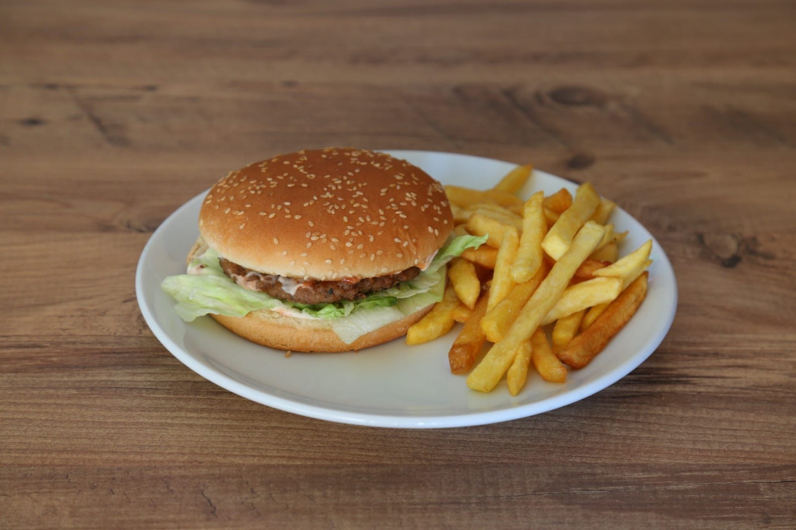 Acılı Hamburger Menü (120. gr.)