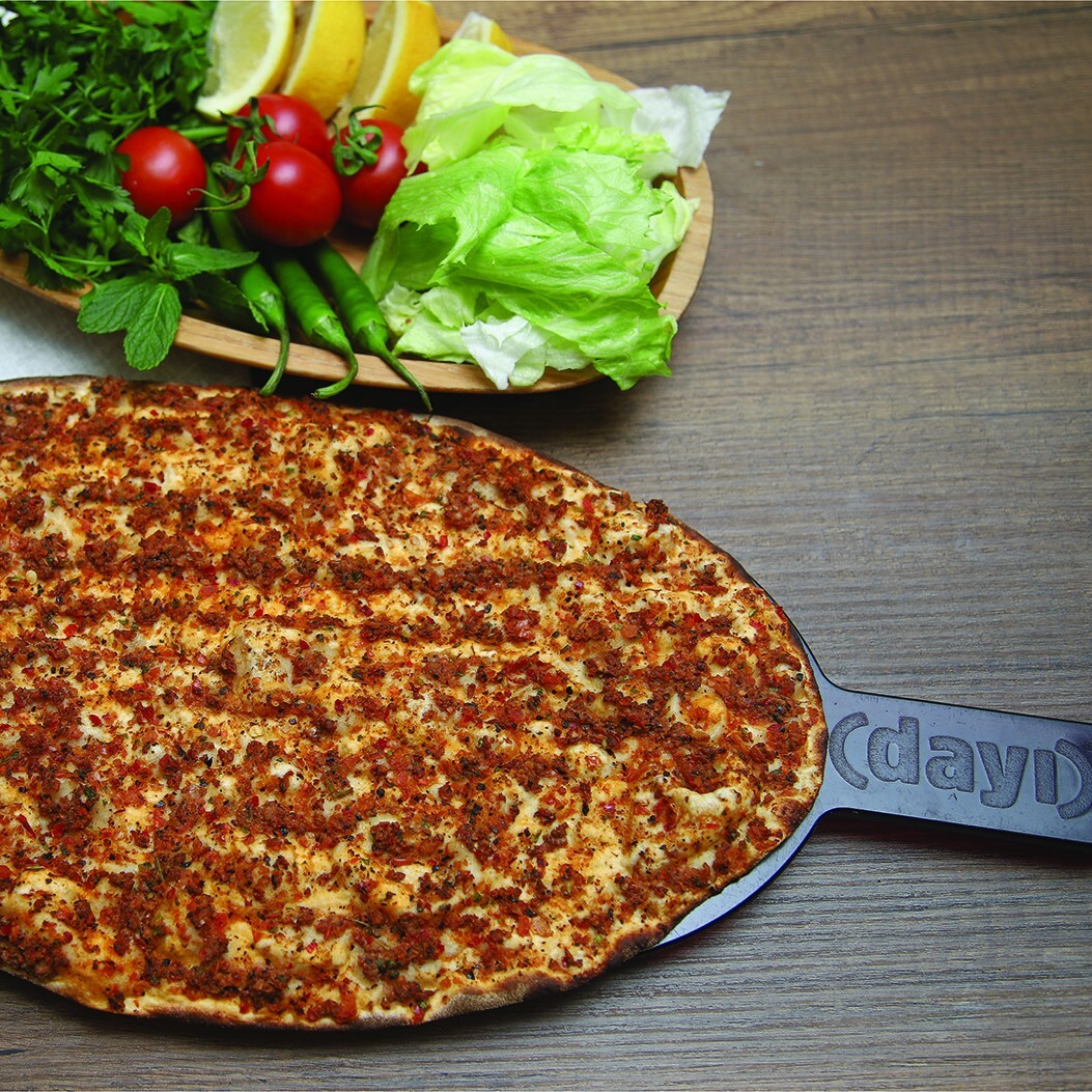 Acılı Lahmacun (Urfa Usulü)