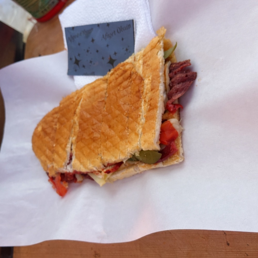 YARIM SUCUKLU TOST