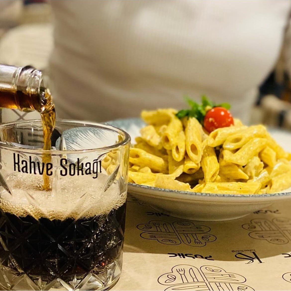 Köri Soslu Tavuklu Penne