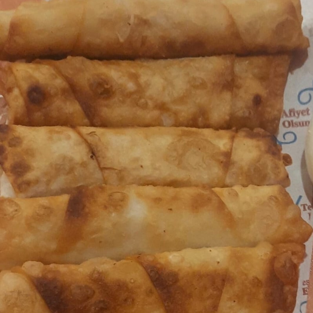 Sigara Böreği (6 Adet) Ayran Su Ikramdır