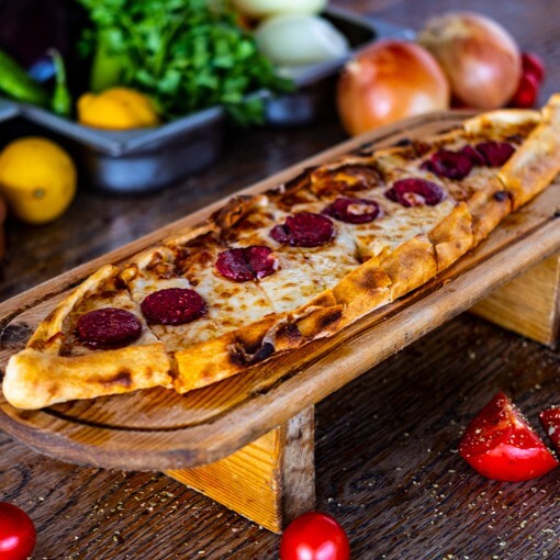 Sucuklu Kaşarlı Pide