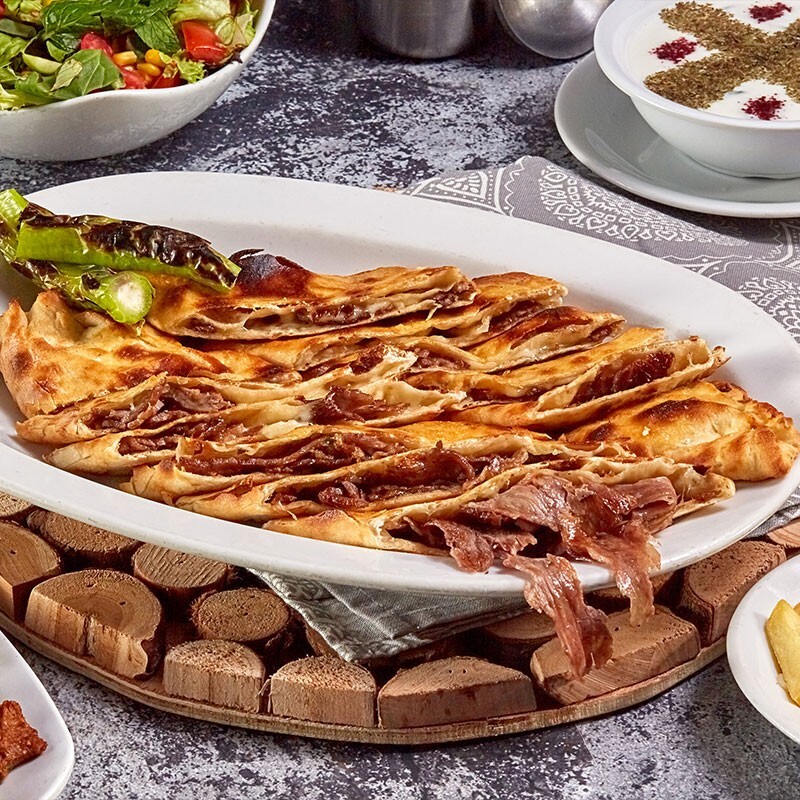 Kapalı Dönerli Kaşarlı Pide