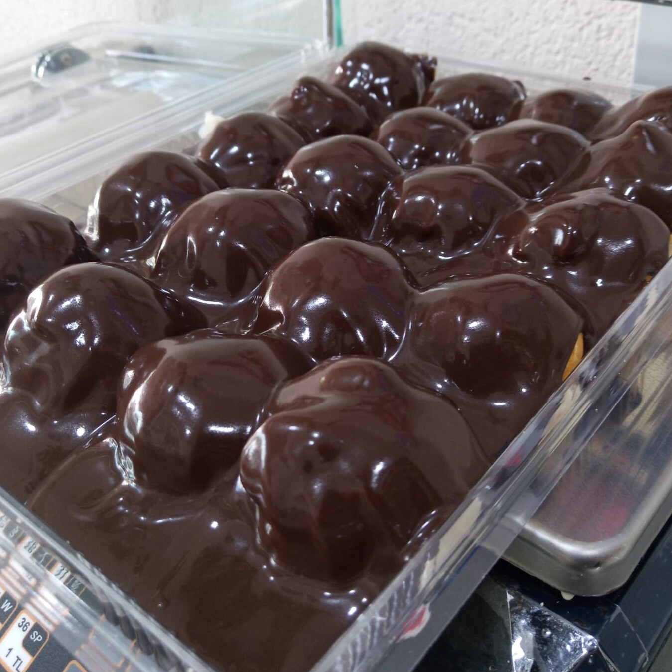 Sütlü Çikolatalı A'lâ Profiterol (1 Kg.)