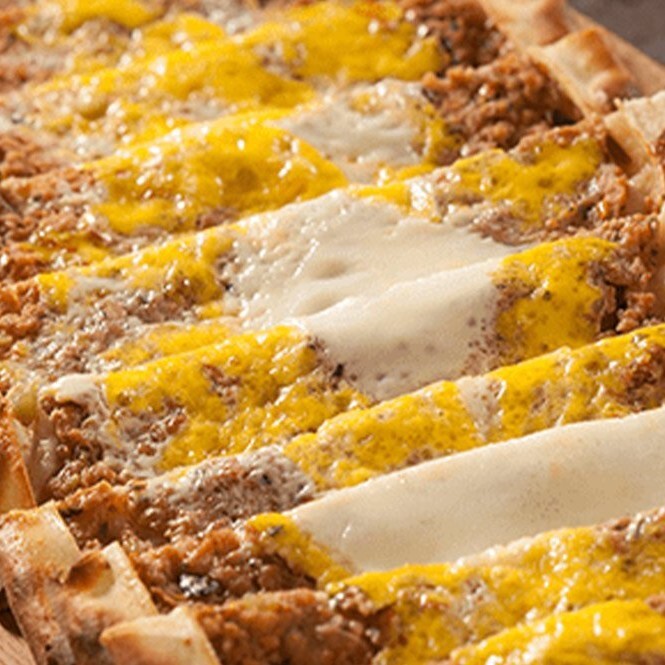 Kıymalı Yumurtalı Pide