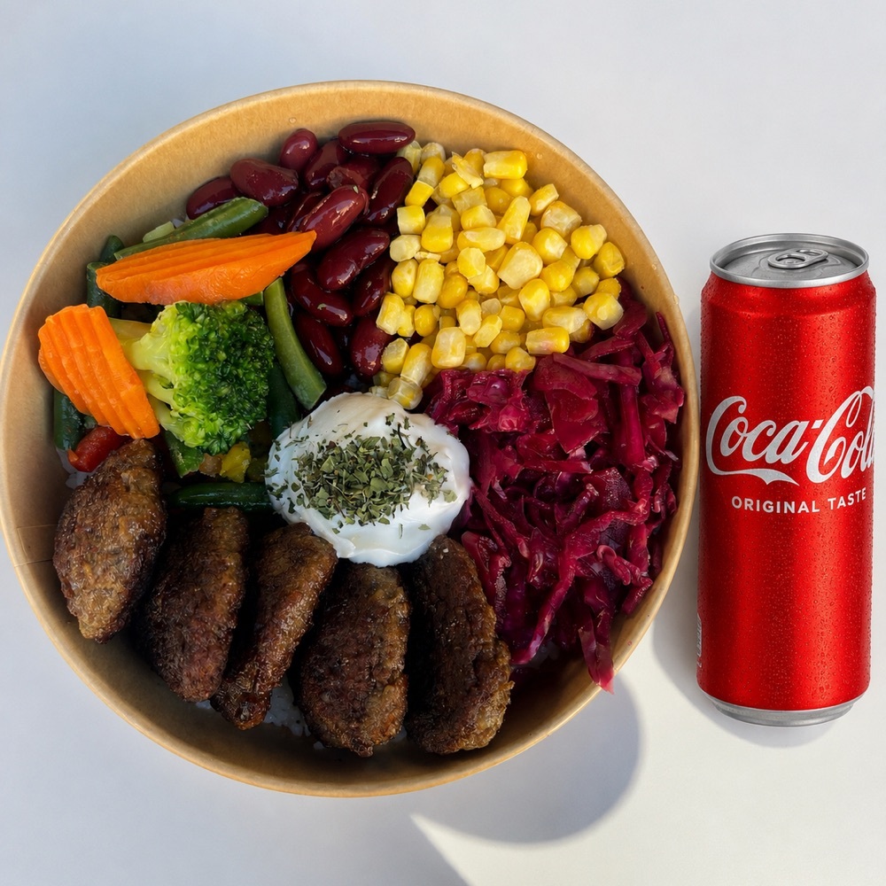 Kasap Köfte Bowl + Coca Cola