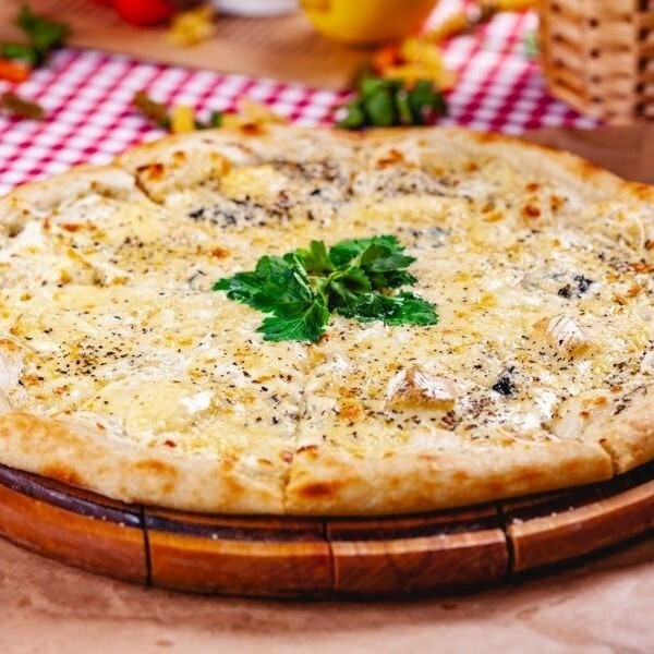 Peynirli Pizza