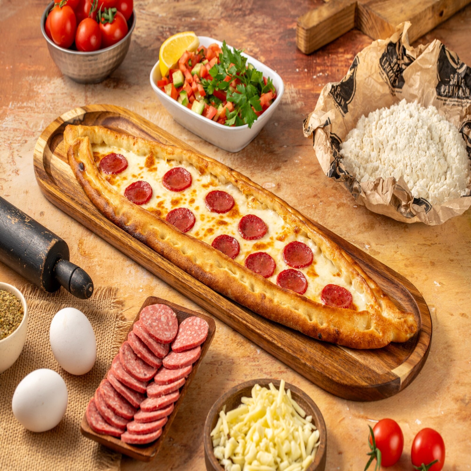 Sucuklu Kaşarlı Pide