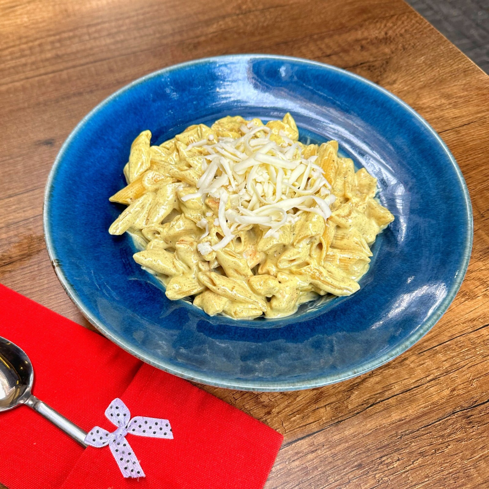 Tavuklu Köri Soslu Makarna