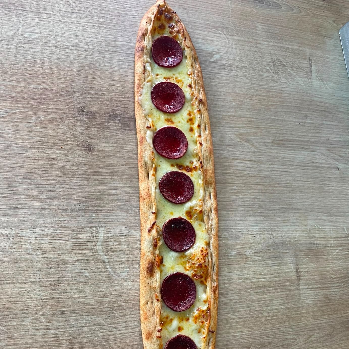 Sucuklu Kaşarlı Pide