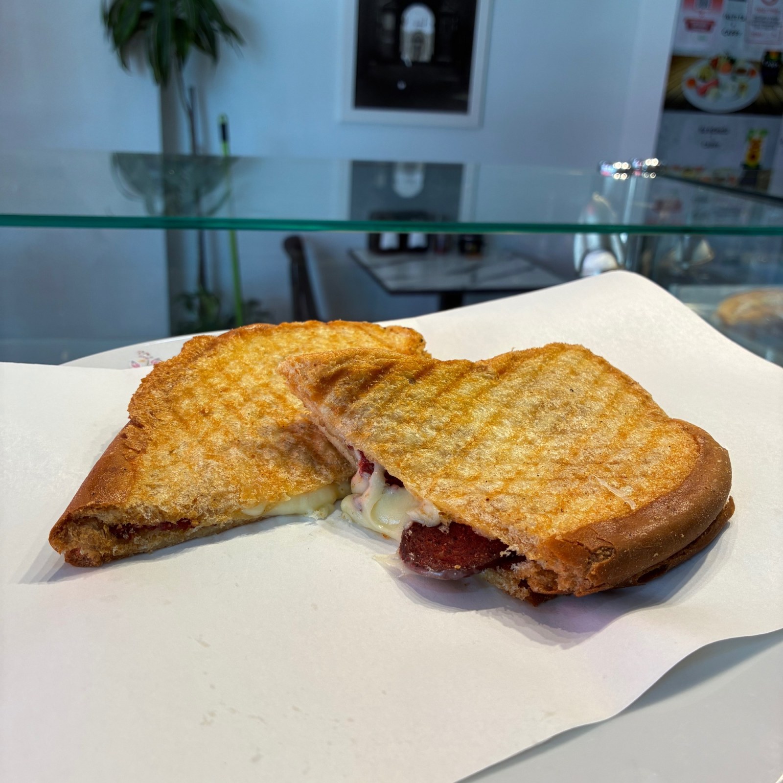 Karışık Tost (Ayvalık Tost Ekmeğine)