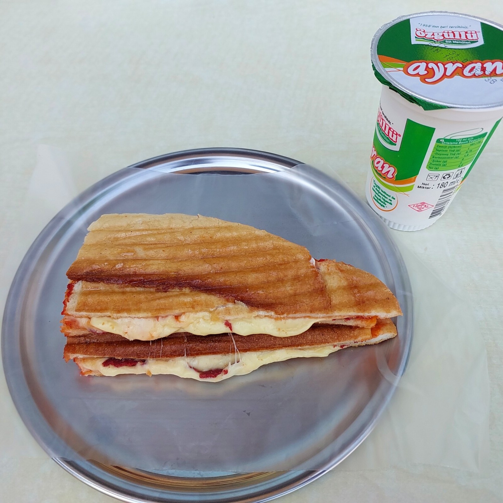 Yarım Ekmek Arası Karışık Tost