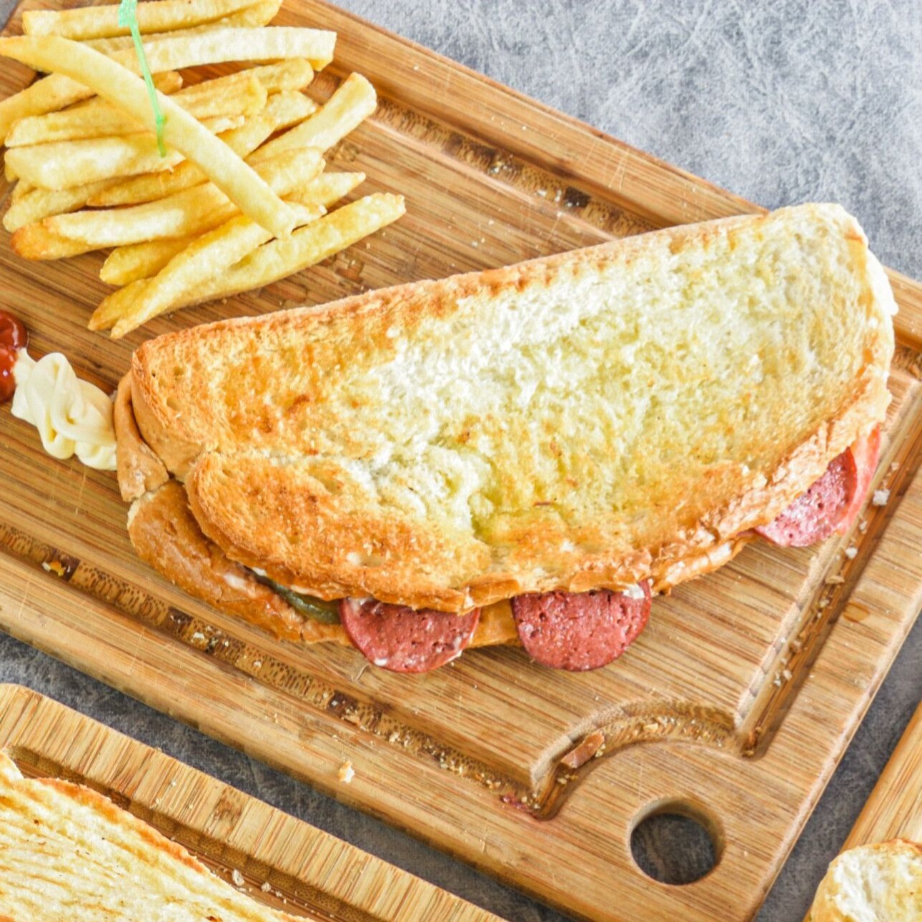 Karışık Tost + Patates Kızartması