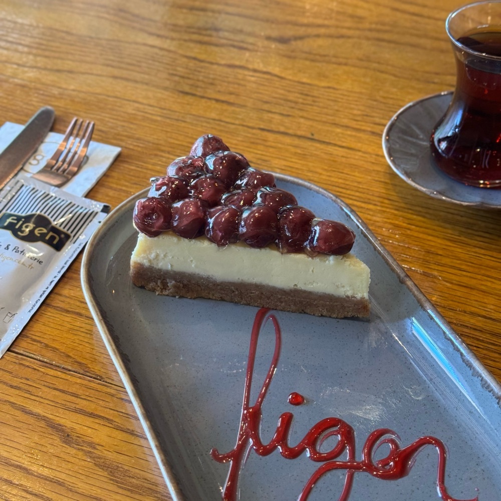 Vişneli Cheesecake