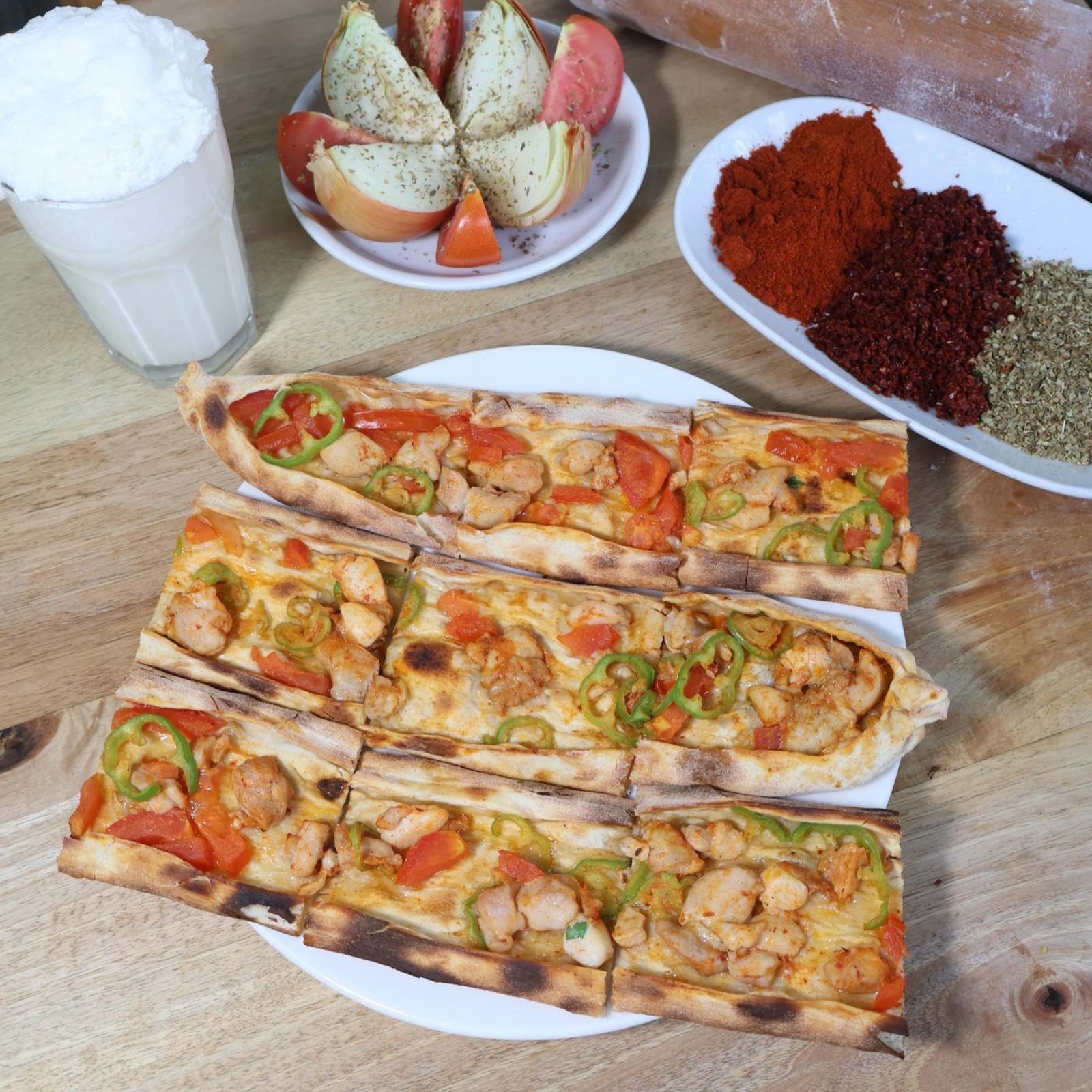 Tavuklu Pide