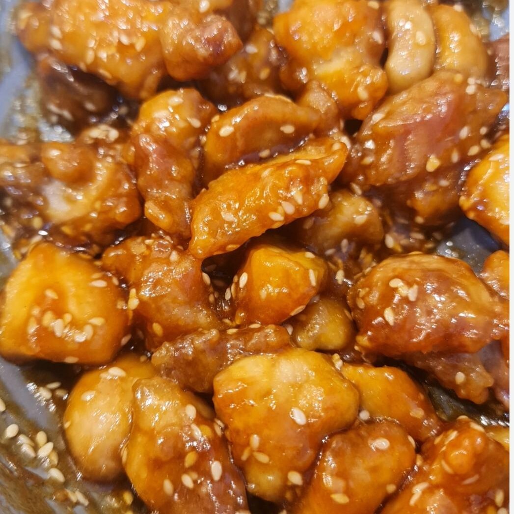 Chili Soslu Susamlı Tavuk Menü