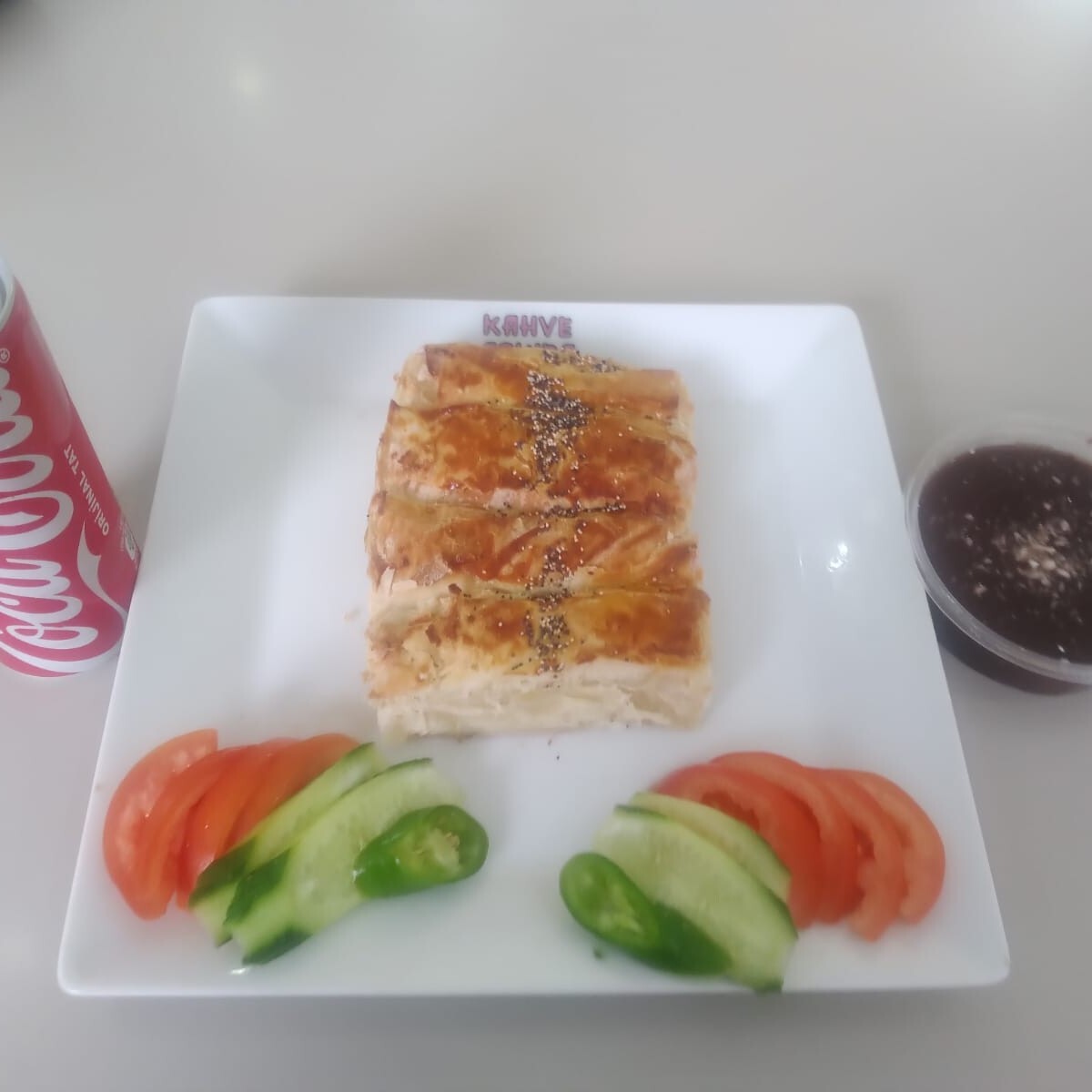 Kıymalı Kol Böreği Menü