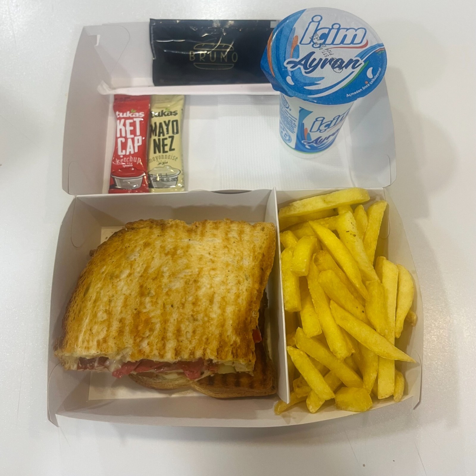 Ayvalık Tost Menü