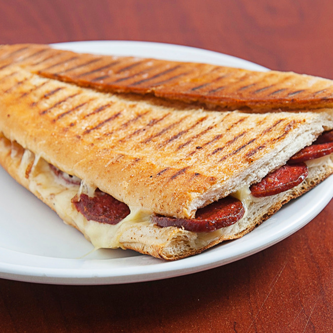 Yarım Sucuklu Tost